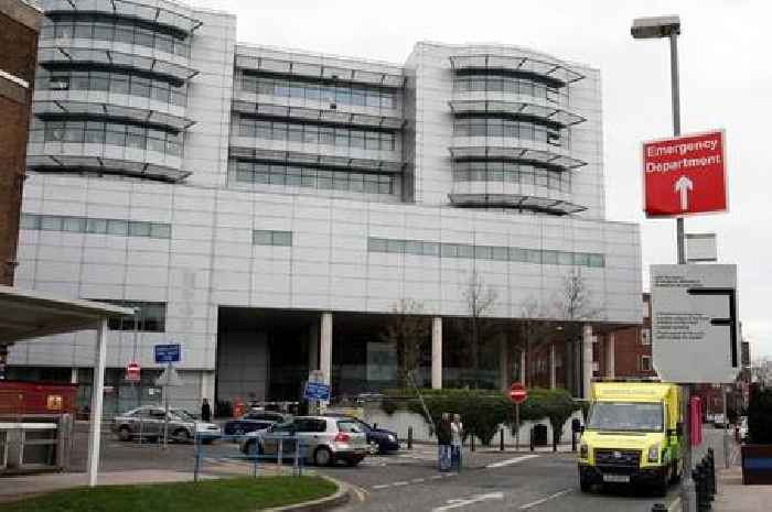 Trans doctor's phone notes 'edited' in NHS changing room row, tribunal told