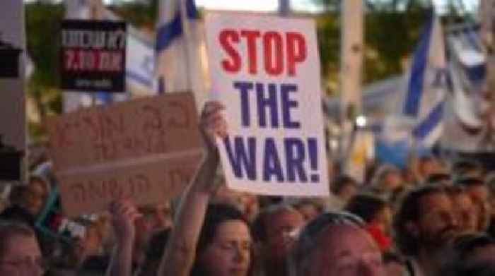 Watch: Protesters pack Tel Aviv square to demand Gaza ceasefire