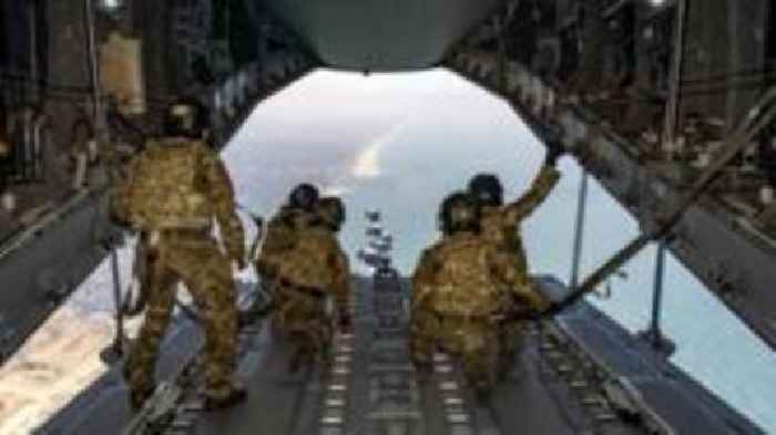 Starmer suggests UK will play role in new Gaza aid air drops