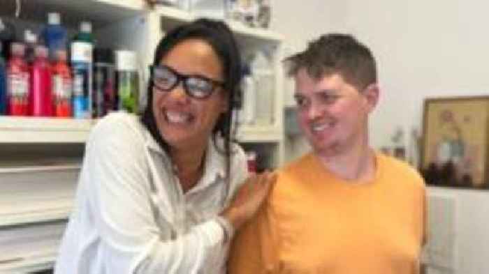 Art class friendships spark joy after brain injury