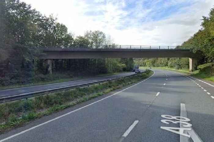 Major road through Cornwall at standstill due to broken down vehicle