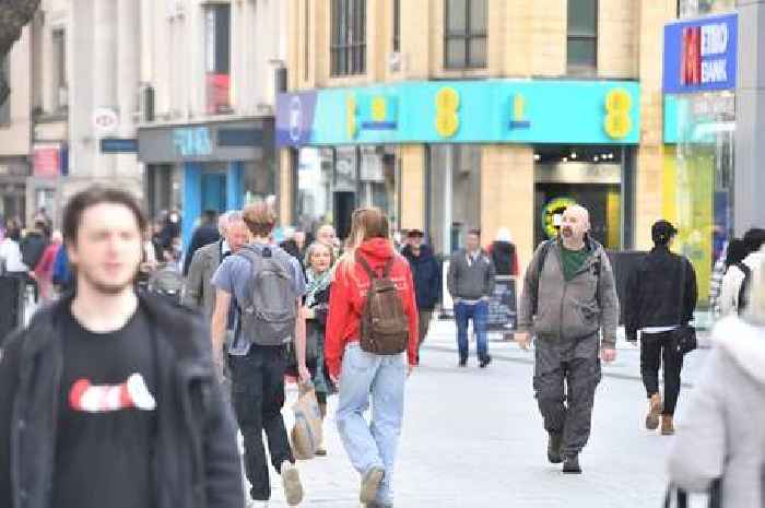 DWP forced to issue universal credit update as 'income reduction' fears grow