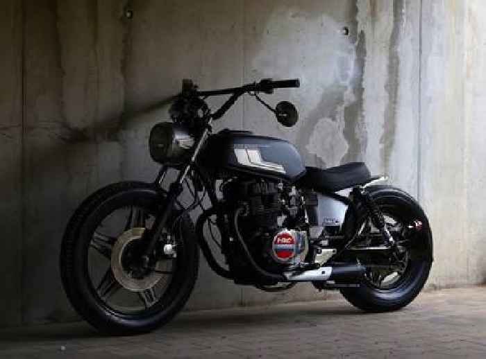 Custom Honda CM400 Bobber Goes for a Boxy Aesthetic Sprinkled With Brat Flavor