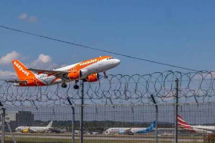 EasyJet passengers restrain man claiming to have a bomb, forcing emergency landing