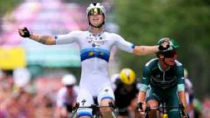 Wiebes wins chaotic stage of Tour de France Femmes