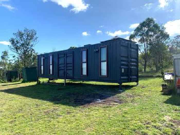 This Vacation Family Home Is Fully Off-Grid and Extra Cozy
