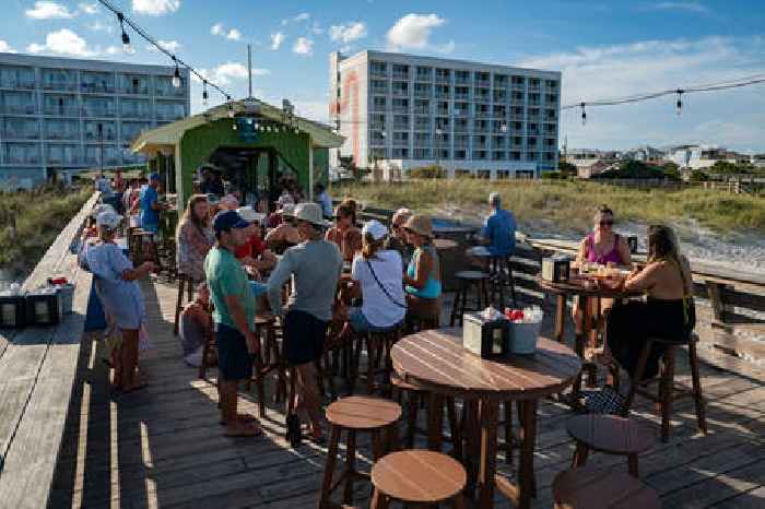 Early Addition: Cheap flights from Long Island to someplace even hotter
