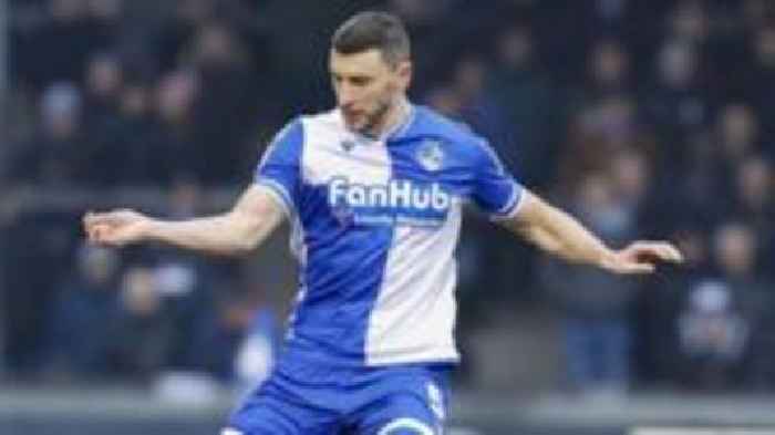 Cheltenham sign defender Wilson on one-year deal