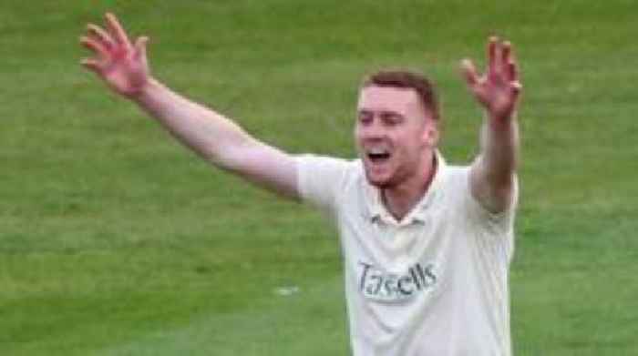 Kent all-rounder Evison signs contract to 2027