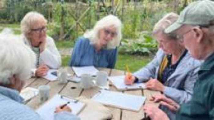 Dementia-friendly art class 'full of love and fun'
