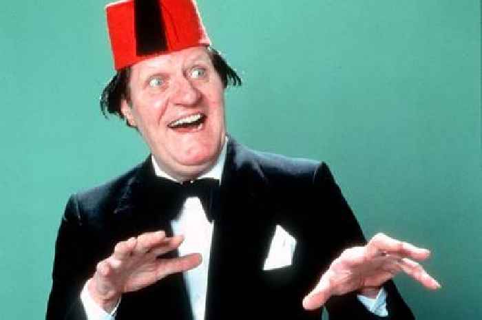 Celeb snaps up tragic Tommy Cooper robe for £8,500