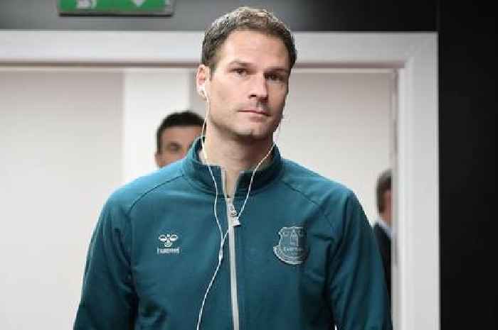 Leicester City finally complete first summer signing