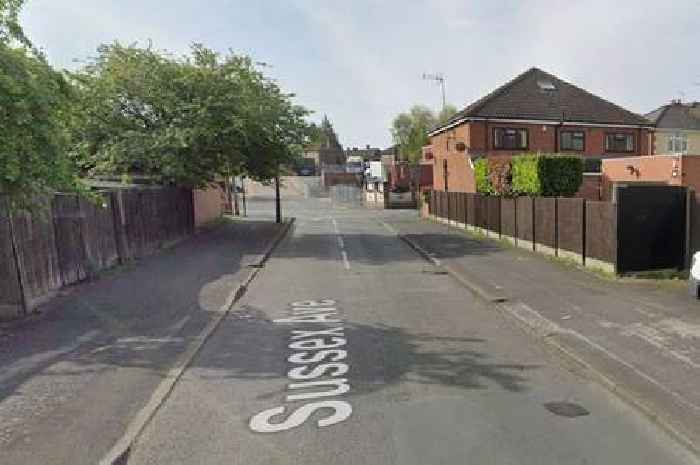 'Machete-wielding' men run through West Bromwich street after crash