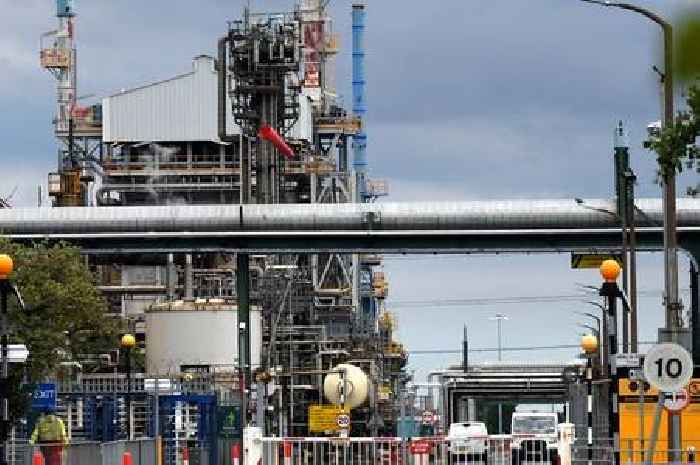 Mayor urged to use devolution cash to buy more time for possible Lindsey Oil Refinery sale