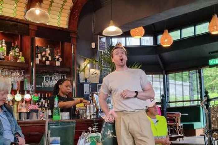 'Brilliant but mental': Guerrilla opera singers popping up in South London pubs, libraries and shops