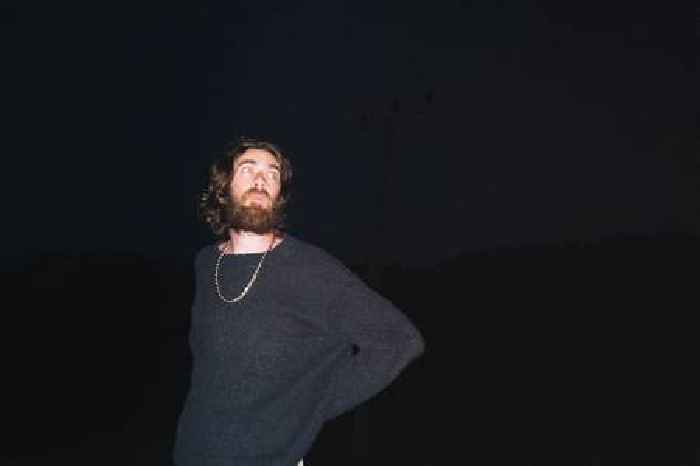 Keaton Henson – “Lazy Magician” (Feat. Ratboys’ Julia Steiner)