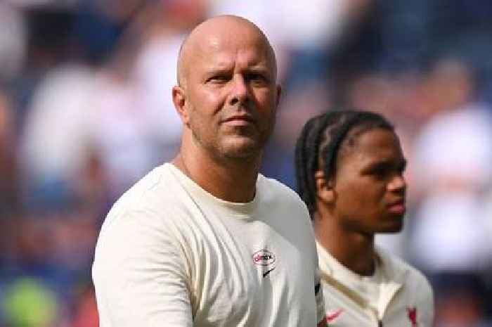 Arne Slot urged to make Liverpool transfer U-turn to pursue January alternative
