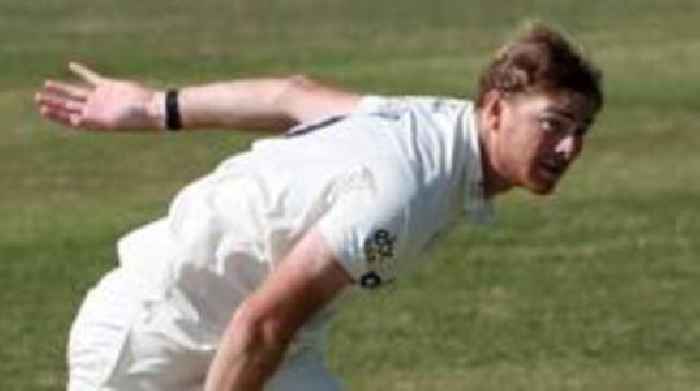 Pears on top after dominant day against Hampshire