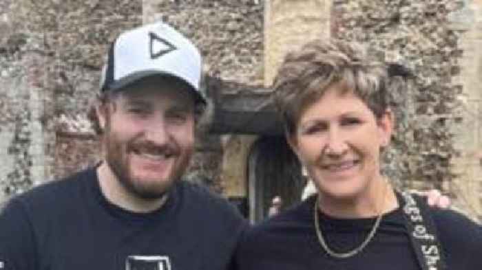 Sheeran fan flies 3,000 miles to sing at castle