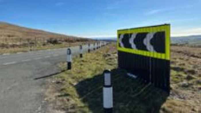 Evening closure of Mountain Road for drainage work