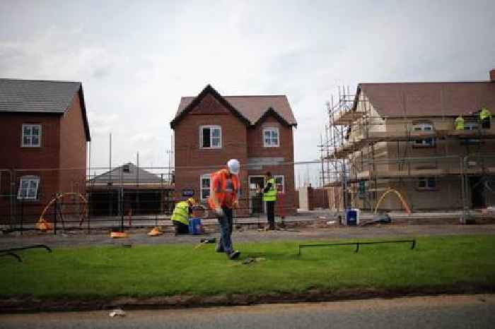 Just 904 new homes registered in London in past 3 months