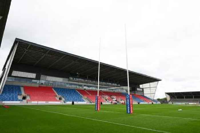 Salford Red Devils players don't receive pay ahead of Hull KR game