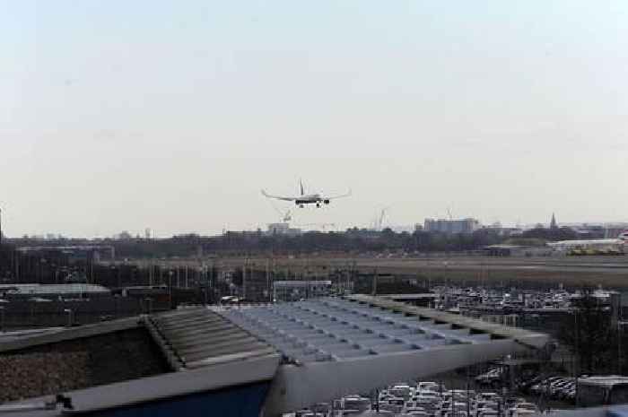 Boeing plane makes emergency landing at Heathrow Airport as 'smoke fills cabin'