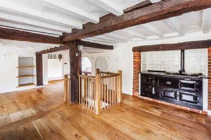 Dreamy Surrey farmhouse where Winston Churchill discovered his love of painting is looking for new tenants