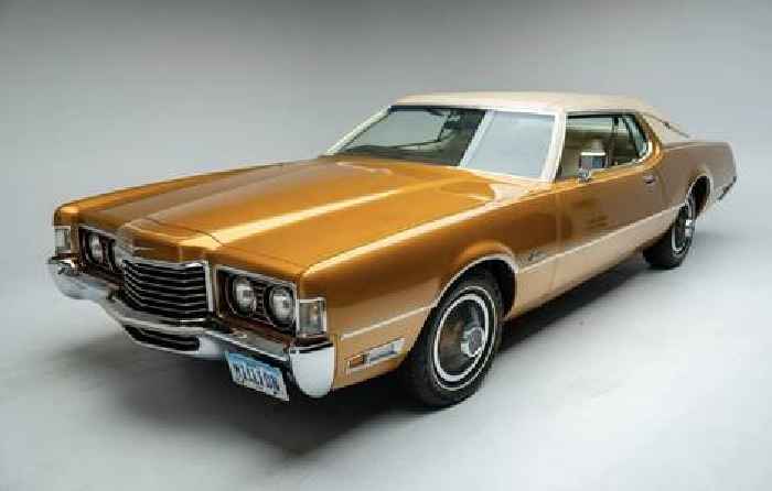One-Millionth Ford Thunderbird Has Never Been Sold Before, Now It Finally Hits the Market