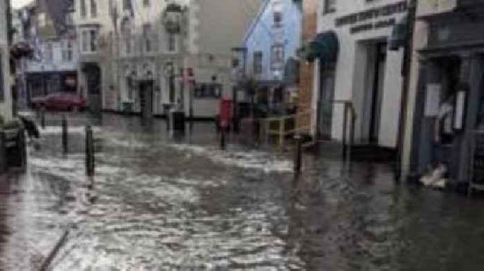 Heavy rain causes flash-flooding on Isle of Wight