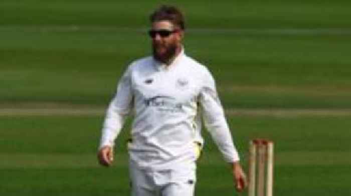 Gloucs batter Dent to retire after 16 years with club