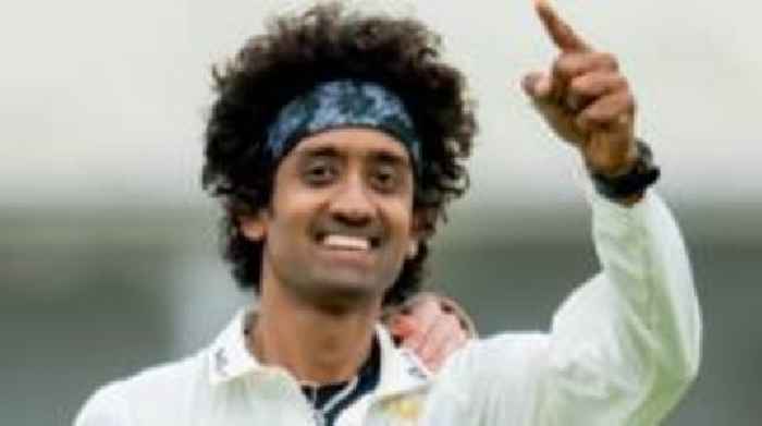 Surrey beat Durham to stretch lead at top