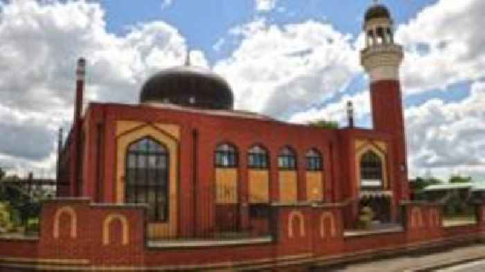 Mosque warned over posts after 7 October attacks