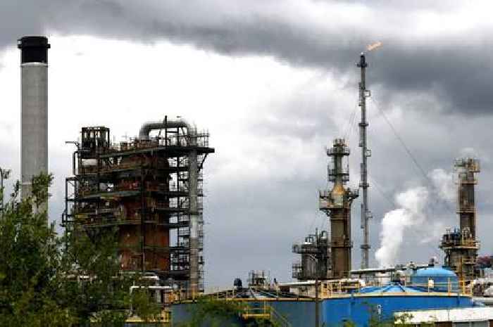 Lincolnshire council leaders and Mayor unite on Lindsey Oil Refinery in letter to Ed Miliband