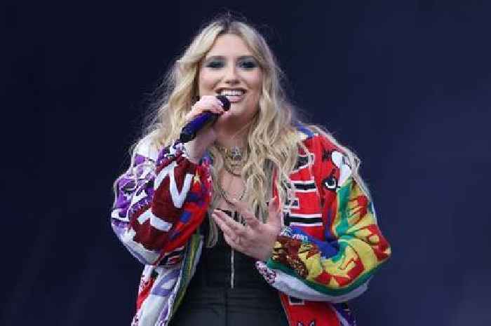 'Ella Henderson has been diagnosed with endometriosis - it's not in her head'
