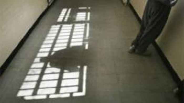 Youth detention centre removes 33 staff members