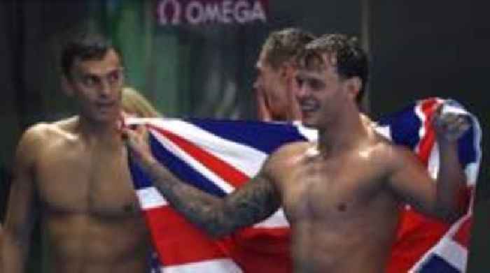 Richards helps GB win freestyle relay Worlds gold