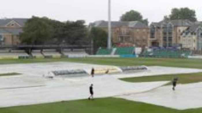 Essex draw with Warwickshire after rain arrives