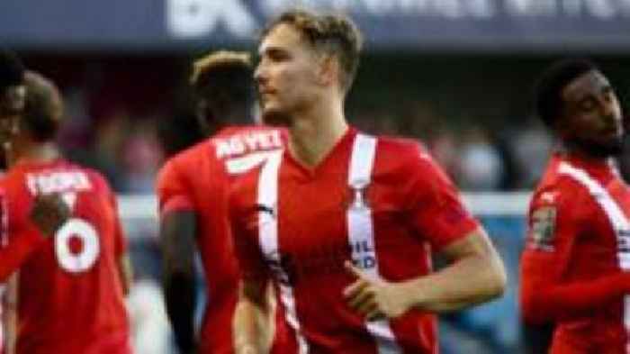Walsall sign former Orient midfielder Warrington