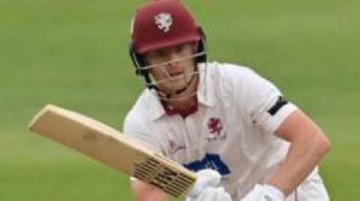 Notts & Somerset draw to maintain title chances