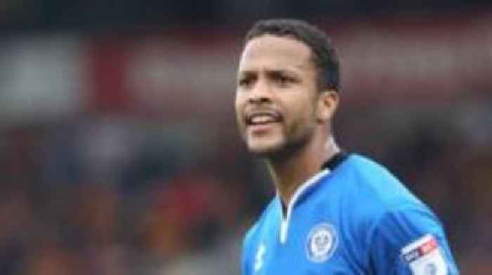 Rochdale retire Thompson's number 15 shirt