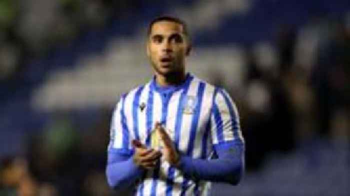 Lowe hands in notice as Wednesday turmoil continues