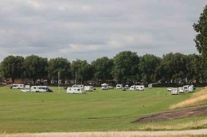 Victoria Embankment eviction notice issued after travellers set up