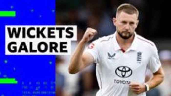 Four overs, four wickets - England clean up India at start of day two