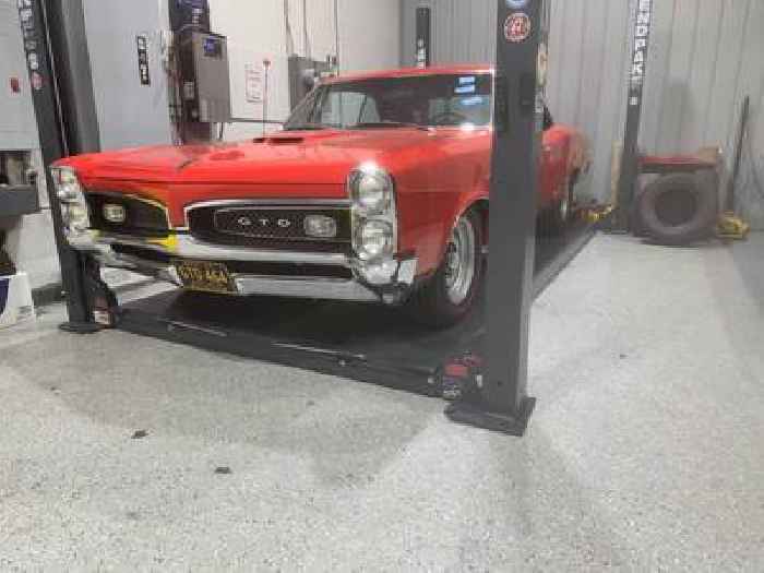 Lucky Man Steps Into a Heated Garage and Finds This 1967 Pontiac GTO With Only 5K Miles