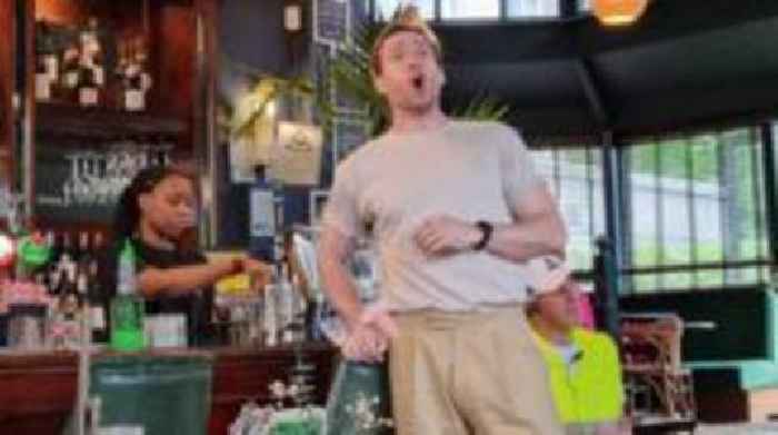 Pop-up opera surprises customers in cafes and pubs