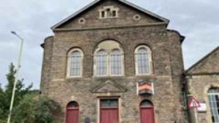 Ymgais cymuned i brynu capel  'Cwm Rhondda' wedi llwyddo