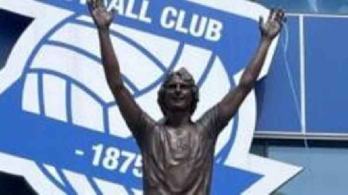 Statue of Birmingham City legend Francis unveiled