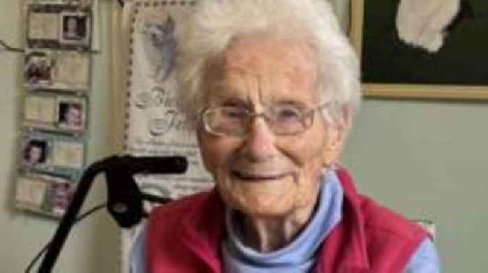 Artist still enjoying life as she turns 107
