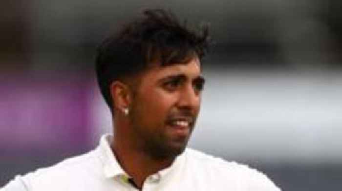 Lancashire sign fast bowler Singh Dale from Glos